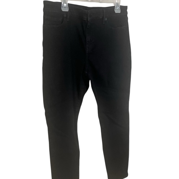 A black pair of Lucky Brand Jeans in size 14 X 32 - Picture 2 of 6